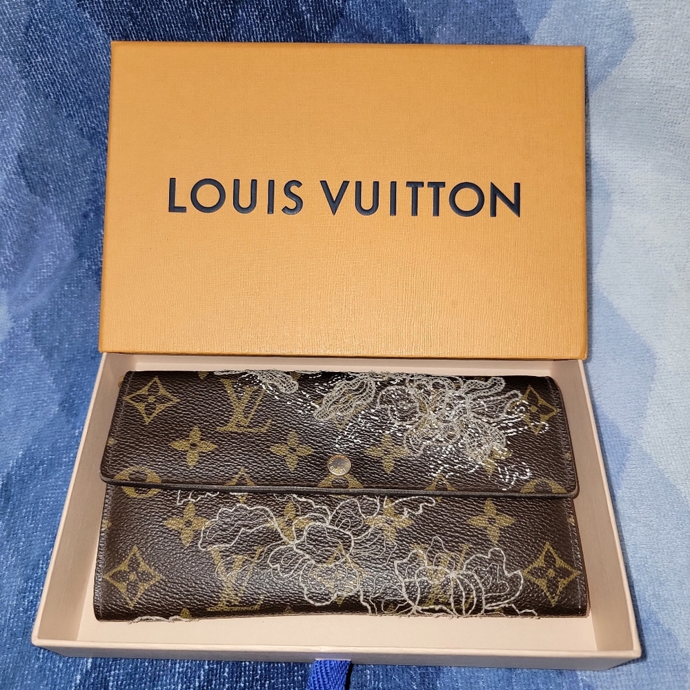 Louis Vuitton Sarah Limited Edition Monogram Dentelle Brown Wallet with box